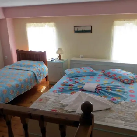 Tsorni Hill Apartment