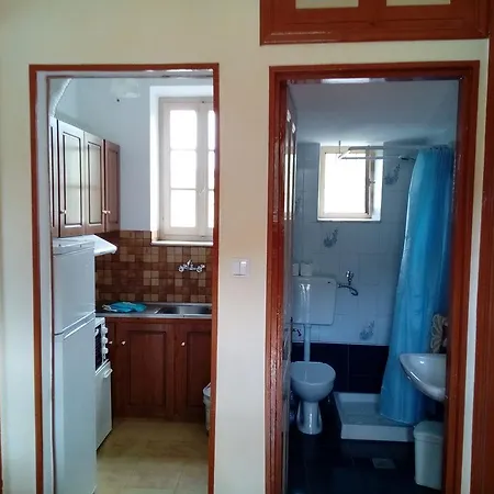 公寓 Tsorni Hill *