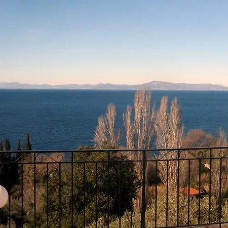 Tsorni Hill Apartment