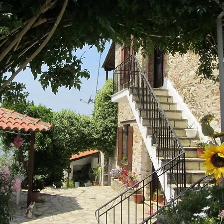 Tsorni Hill Apartment