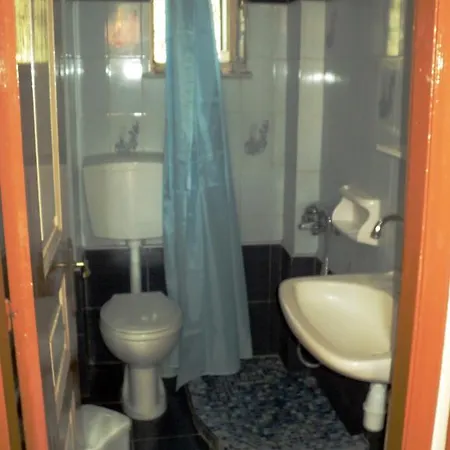 公寓 Tsorni Hill 莱福卡斯特龙