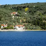 Apartment Tsorni Hill Lefokastro