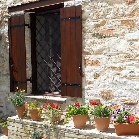 Tsorni Hill Лефокастро