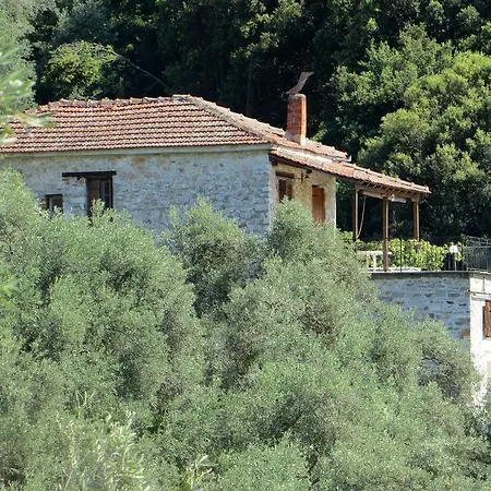 Апартаменты Tsorni Hill